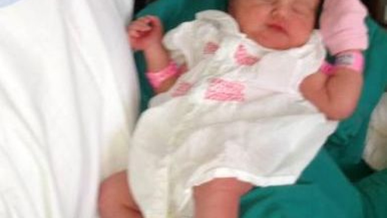 Traian Basescu a venit in vizita la nepoata sa Imagine