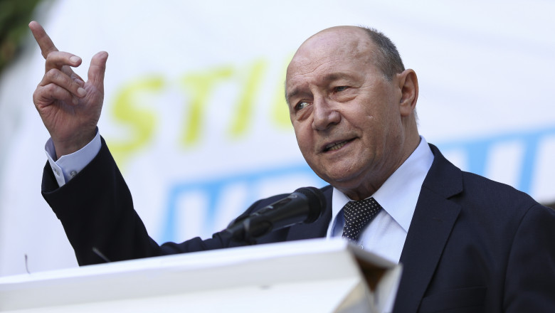 Traian Basescu ataca la CCR legea prin care a ramas fara vila de protocol si protectie SPP Imagine