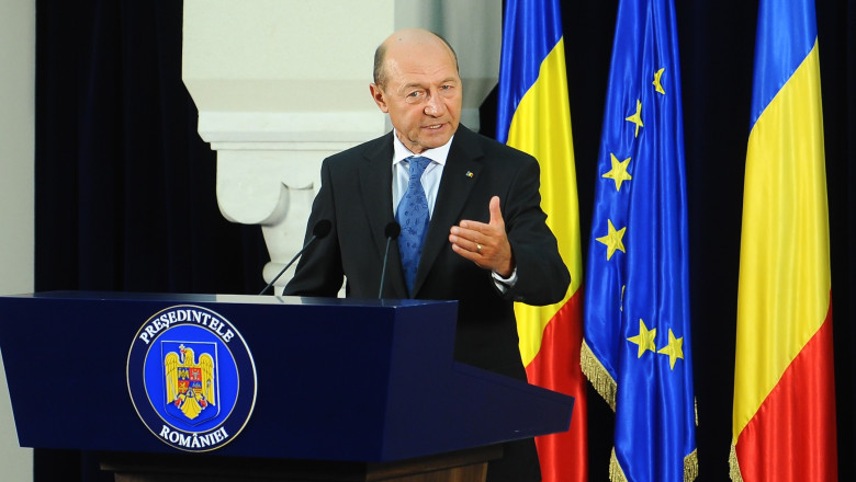 Traian Basescu: Candidatii la presedintie mai au timp sa spuna daca au fost ofiteri acoperiti. Daca nu, voi spune eu Imagine