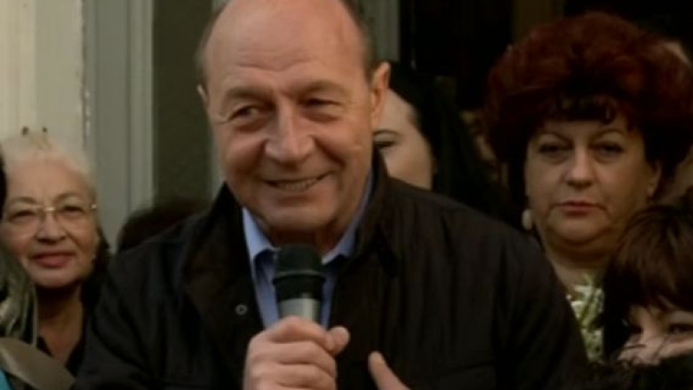 Traian Basescu: „Daca as putea, azi as dubla indemnizatia pentru mame in concediul de maternitate” Imagine