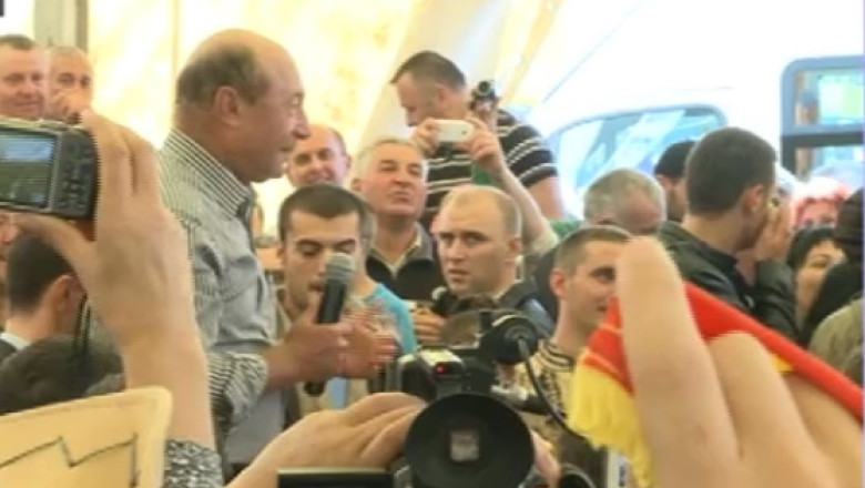 Traian Basescu, din nou la masa cu liderii PDL Imagine