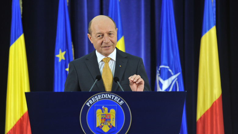 Traian Basescu: Guvernul sa retraga din Parlament proiectul de lege privind Rosia Montana; V. Ponta sa scape de lasitate Imagine
