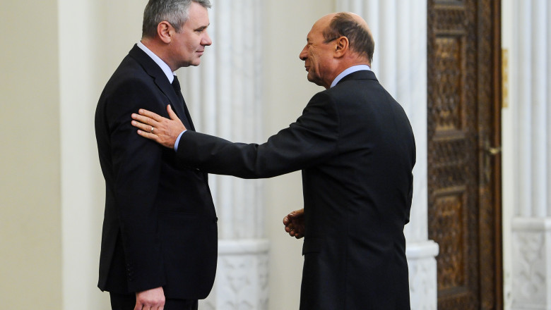 Traian Basescu ii cere lui Gigel Stirbu sa nu comaseze Muzeul Satului cu MtR. Victor Ponta: Comasati-le! Imagine