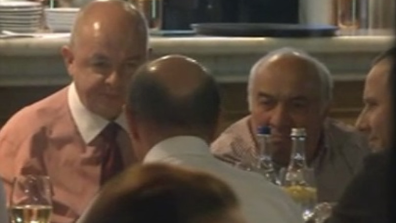Traian Basescu, intalnire la restaurant cu Elena Udrea si membri ai PMP Imagine