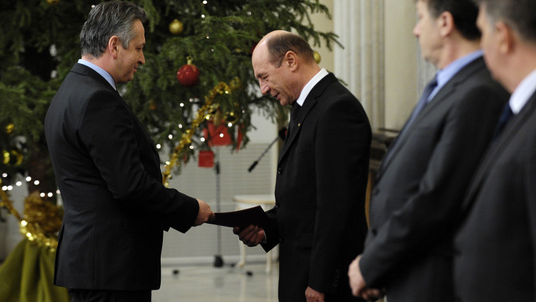 Traian Basescu l-a revocat pe Relu Fenechiu. Victor Ponta a preluat interimatul la Transporturi Imagine