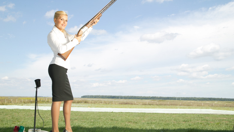 Traian Basescu, razand: Cred ca Elena Udrea poate sa il bata pe Victor Ponta, fizic, daca e nevoie, dar in alegeri nu imi dau seama Imagine