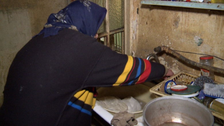 Traiesc in conditii inumane. Palatul Braunstein, debransat de trei luni de la retelele de utilitati Imagine