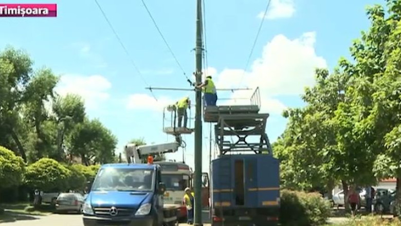 Tramvaie blocate pe linie in zona Pietei Timisoara 700 Imagine