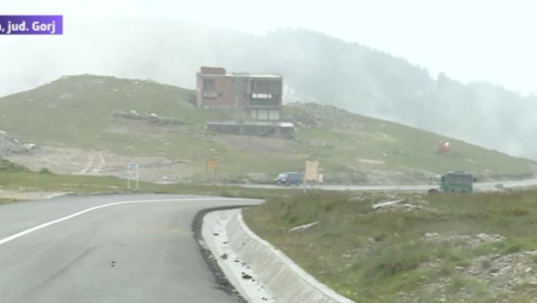 Transalpina, inchisa cu o luna mai devreme. Din cauza vremii proaste, autoritatile au decis sa blocheze soseaua Imagine