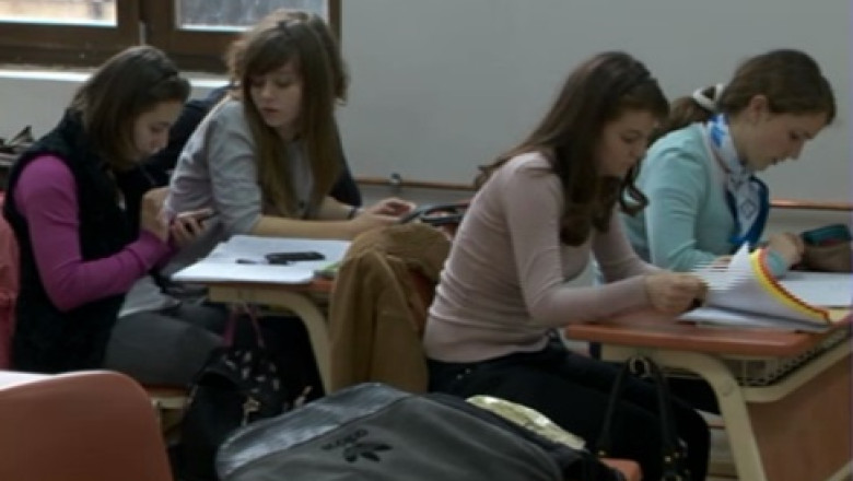 Transferul elevilor de la un liceu la altul ar putea fi restrictionat Imagine