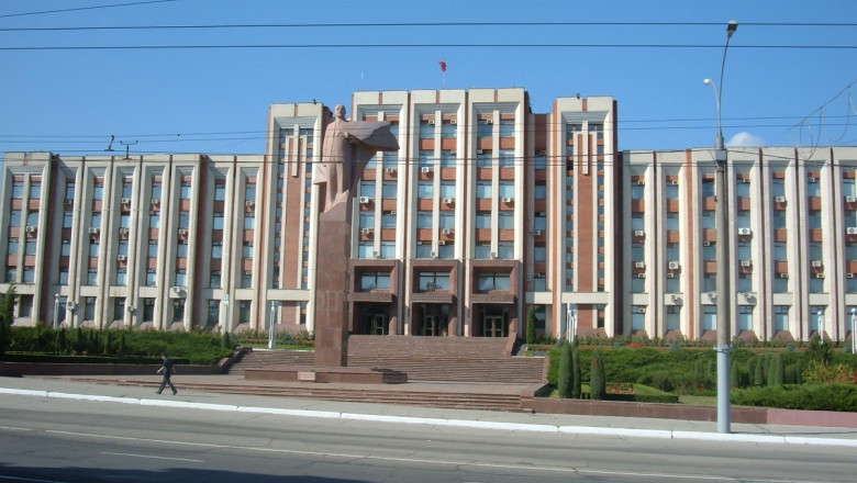 Transnistria ar putea adopta un drapel asemanator cu cel al Rusiei Imagine