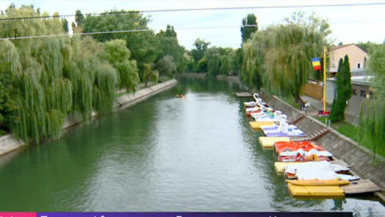 Transport in comun pe Bega, cu vaporetto Imagine