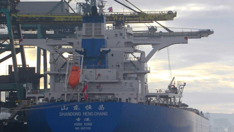 Transport record de minereu. Marfa a ajuns la bordul unui cargo chinezesc Imagine