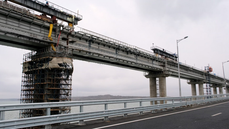 Transportoare incarcate cu butan si propan au traversat podul Kerci dupa patru luni de asteptare. Cum arata acum podul lui Putin Imagine