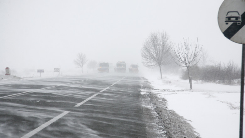 Traseele montane din Masivul Bucegi, inchise. Harta cu grosimea stratului de zapada in Romania  Imagine