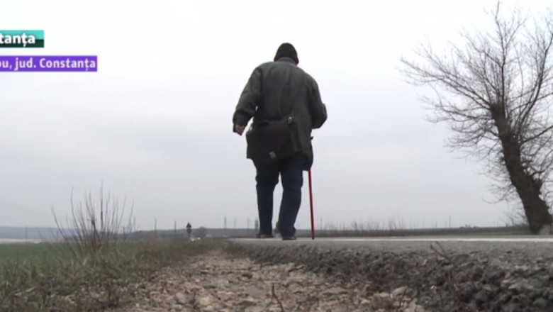 Traverseaza judetul pe jos. Un barbat sarbatoreste venirea primaverii pe ruta Constanta-Cernavoda Imagine
