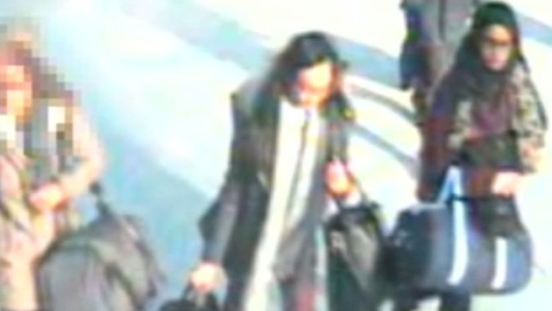 Trei adolescente britanice, ademenite de jihadisti. Fetele vor sa ajunga in Siria si sa se alature gruparii Statul Islamic Imagine