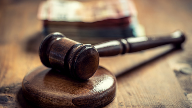 Trei asistenti de la Medicina Legala Constanta au fost trimisi in judecata pentru luare de mita Imagine