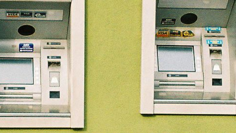 Trei barbati care au incercat sa arunce in aer un bancomat din Capitala, arestati Imagine