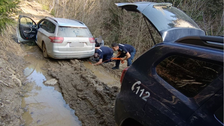 Trei cercetatori rataciti in Muntii Buzaului au fost salvati dupa 10 ore de cautari Imagine