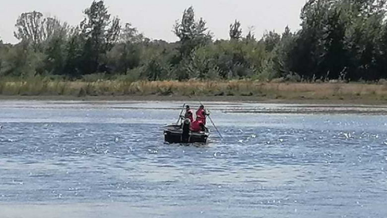 Trei copii au intrat la scaldat in Siret, iar unul nu a mai iesit. Este cautat de salvatori ISU, inclusiv cu un elicopter SMURD Imagine