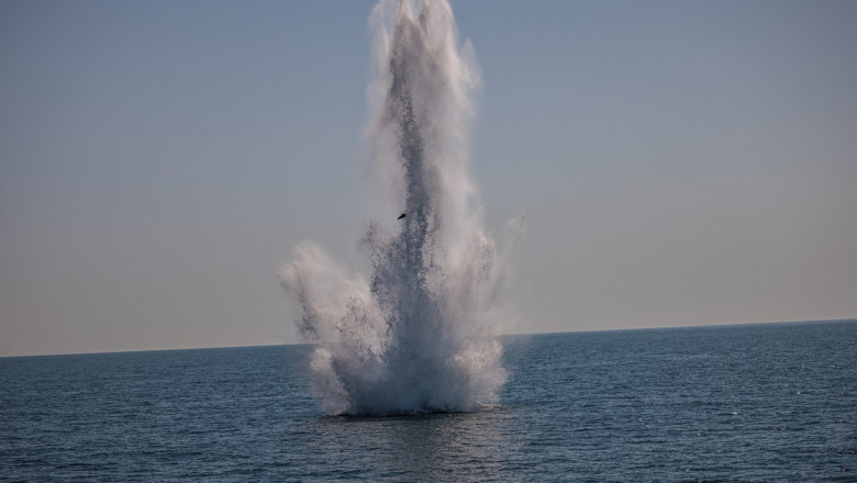 Trei inotatori au fost ucisi in apele Marii Negre, la Odesa, in explozii provocate aparent de mine marine Imagine