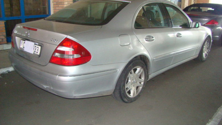 Trei masini suspecte, gasite la frontiera Imagine