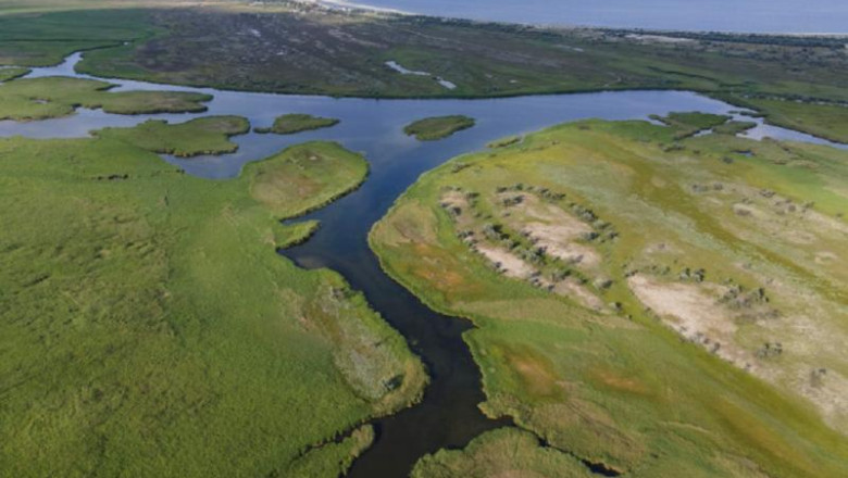Trei morti dupa o explozie la bordul lui dragor ucrainean, pe Canalul Bastroe, in Delta Dunarii Imagine