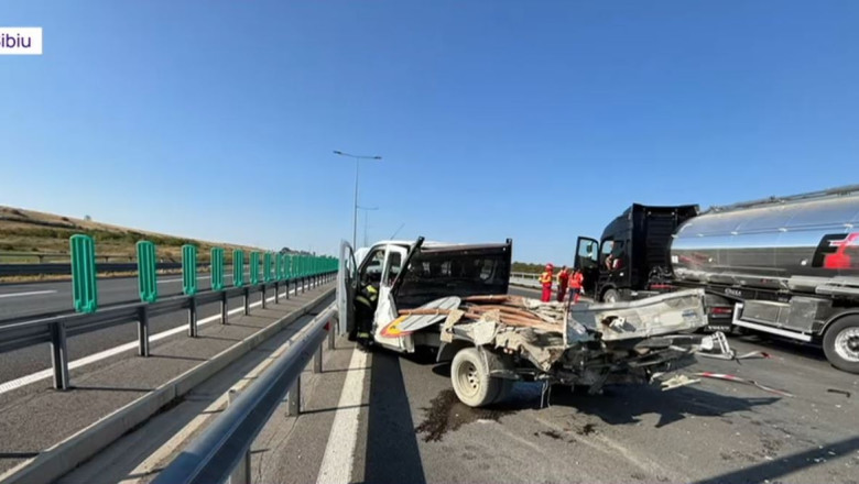Trei muncitori care faceau marcaje rutiere pe A1 au murit dupa ce au fost loviti de o cisterna Imagine