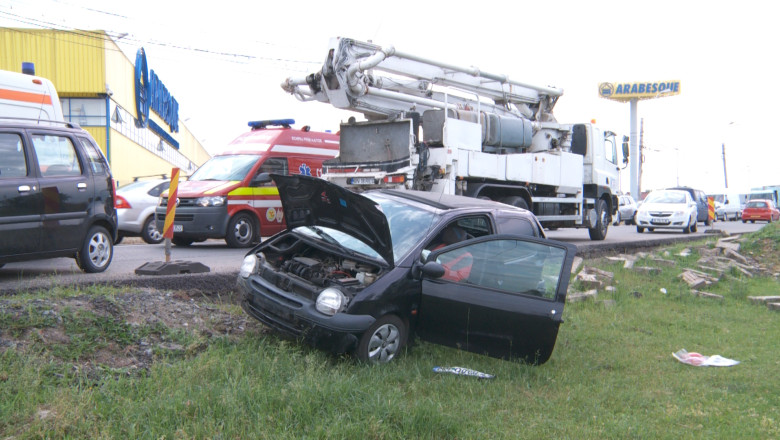 Trei raniti in accidente petrecute in Oradea si Baia Mare Imagine