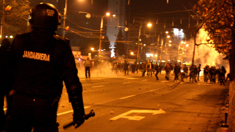 Trei suporteri ai Petrolului au fost audiati dupa incidentele cu jandarmii, de la Ploiesti Imagine