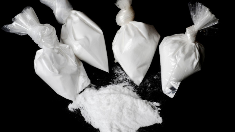 Trei traficanti de droguri din Bucuresti au fost prinsi cu peste 4 kg de cocaina Imagine