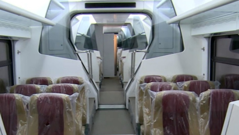 Tren de viteza pe o cale ferata invechita. Distanta Bucuresti-Craiova poate fi parcursa in doua ore, dar sinele vechi „franeaza” garnitura Imagine