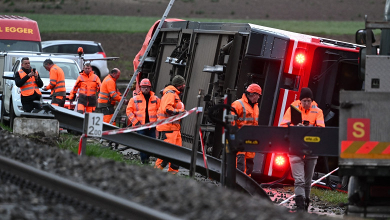 Trenuri deraiate in Elvetia in timpul unei furtuni: 15 raniti. Vantul a batut cu aproape 140 km/h Imagine