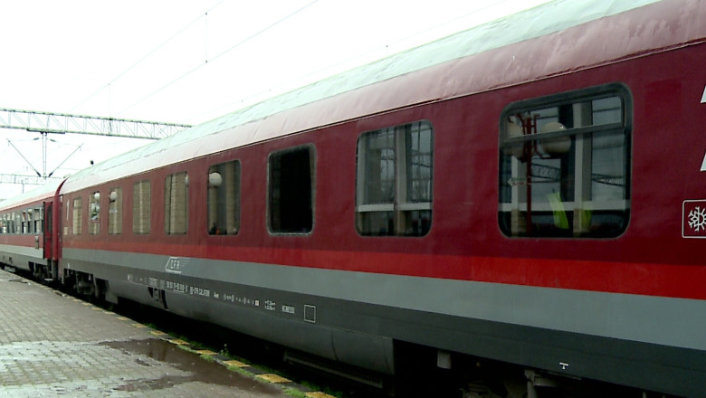 Trenuri noi spre si dinspre litoral Imagine