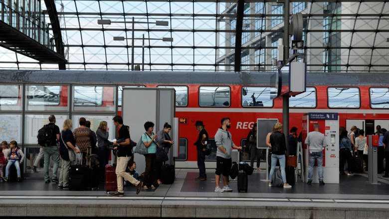 Trenurile din nordul Germaniei au fost sabotate. Circulatia a fost oprita 3 ore Imagine