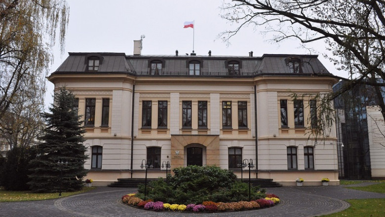 Tribunalul Constitutional din Polonia a decis ca pedepsele impuse de Curtea de Justitie a UE sunt incompatibile cu Constitutia Imagine