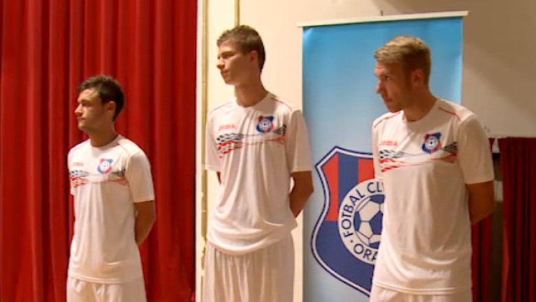 Tricouri muzicale. FC Bihor si-a prezentat noul echipament pe scena Filarmonicii din Oradea Imagine