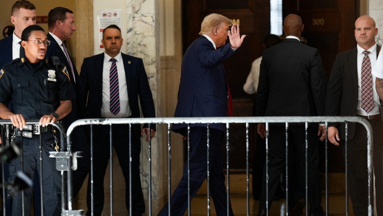 Trump a plecat de la procesul in care este judecat pentru fraude financiare. „Spectacolul s-a incheiat” Imagine