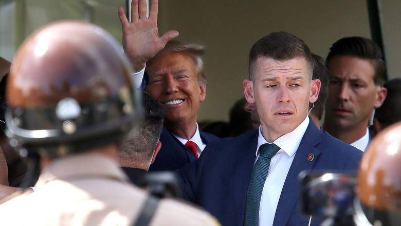 Trump a promis ca face cinste tuturor din restaurantul unde s-a oprit dupa proces, dar a plecat fara sa achite nici macar o cafea Imagine