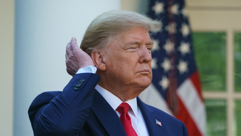 Trump a semnat un ordin ca sa faca „dusurile Americii grozave din nou”: „Imi place sa am grija de parul meu frumos” Imagine