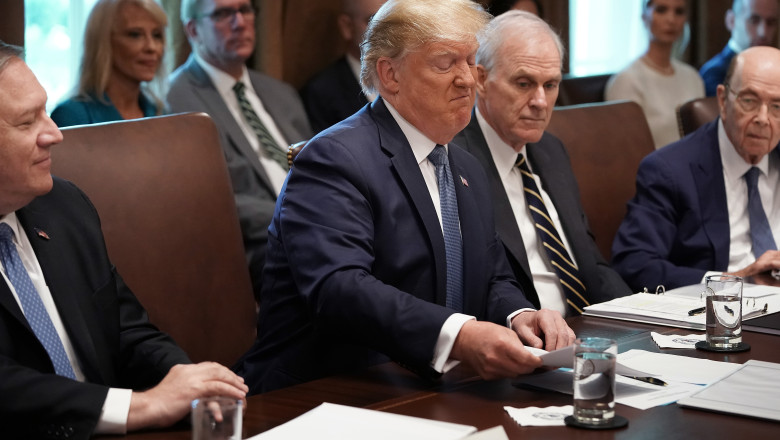 Trump anunta ca oscileaza intre o intelegere cu Iranul si reluarea razboiului. „Fie avem un acord bun, fie ii arunc in aer”