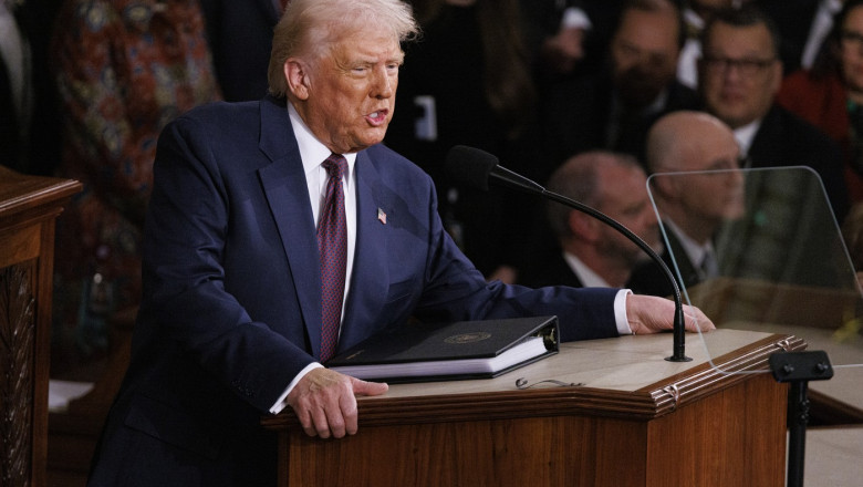 Trump da vina pe retragerea lui Biden din Afganistan pentru invadarea Ucrainei, desi administratia lui a semnat cu talibanii Imagine