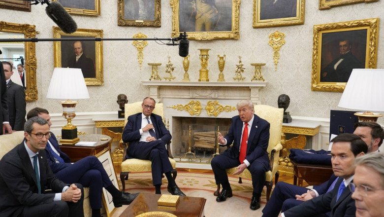 Trump i-a spus lui Merz ca e mai bine ca Ucraina si Rusia „sa se lupte o vreme” Imagine