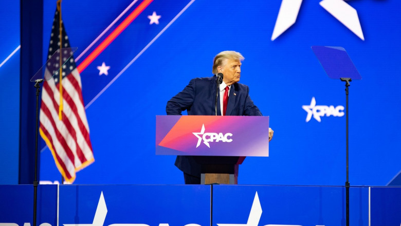 Trump se lauda ca a fost "pupat in fund" de Regina Elisabeta a II-a, Hillary Clinton sau Oprah Winfrey Imagine