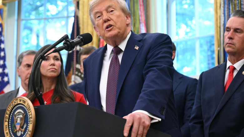 Trump si-a facut prima aparitie publica dupa o saptamana in care s-a vorbit despre moartea sa. Cum a reactionat presedintele SUA Imagine