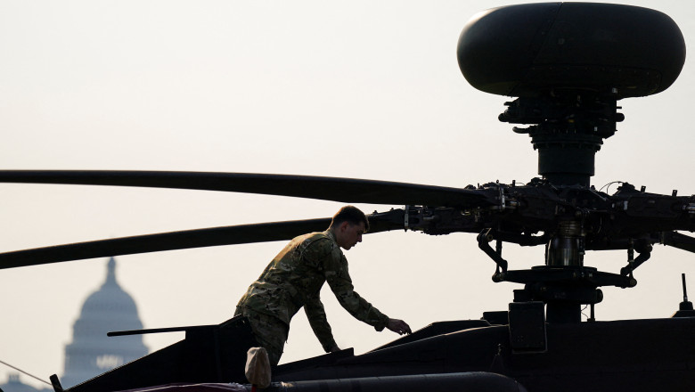 Trump spune ca un donator a oferit 130 de milioane de dolari pentru a acoperi salariile militarilor in timpul crizei bugetare din SUA Imagine