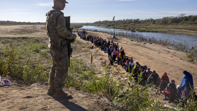 Trump vrea sa foloseasca armata SUA pentru expulzarea in masa a migrantilor ilegali Imagine