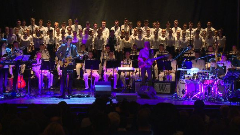 Trupa Byron, alaturi de Fanfara Bistrita Imagine