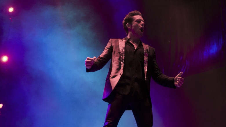 Trupa The Killers isi cere scuze fanilor din Georgia. Gestul solistului Brandon Flowers le-a adus huiduieli Imagine